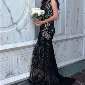 Lulus Flynn Lace Gown with Train / black nude